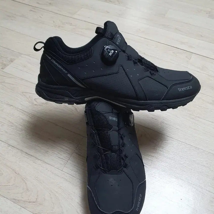[BUNJANG] Treksta Trekking Shoes Walking Shoes Size 285 / 285 트렉스타 트레킹화 워킹화 신발 285사이즈 완전좋아요
