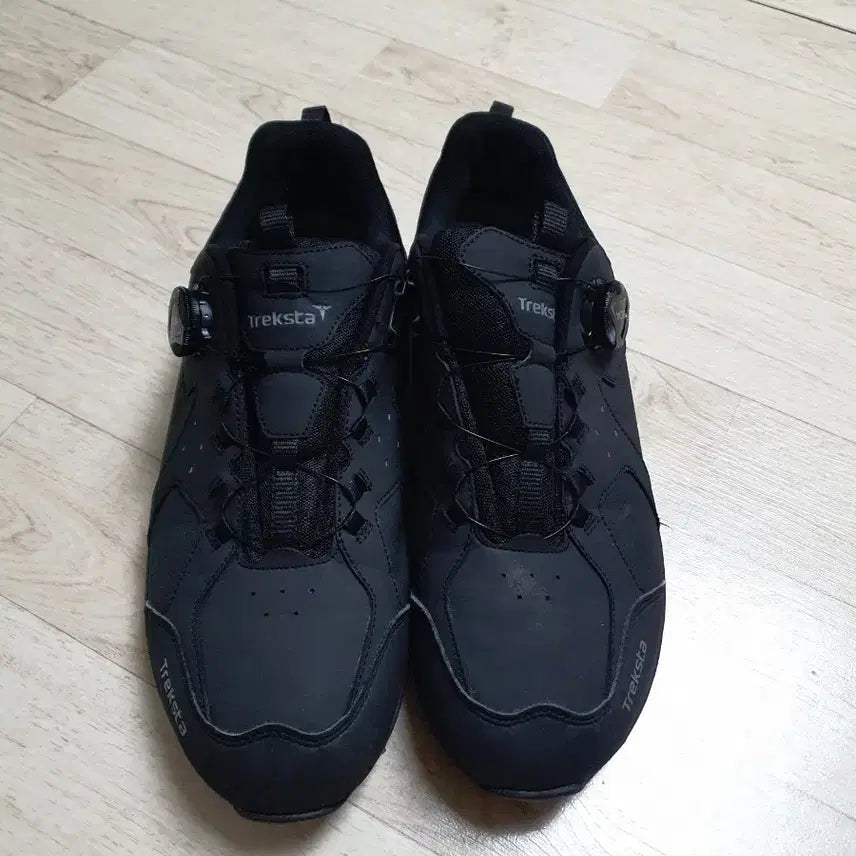 [BUNJANG] Treksta Trekking Shoes Walking Shoes Size 285 / 285 트렉스타 트레킹화 워킹화 신발 285사이즈 완전좋아요