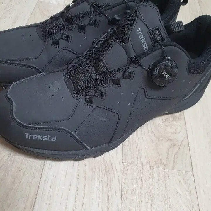[BUNJANG] Treksta Trekking Shoes Walking Shoes Size 285 / 285 트렉스타 트레킹화 워킹화 신발 285사이즈 완전좋아요