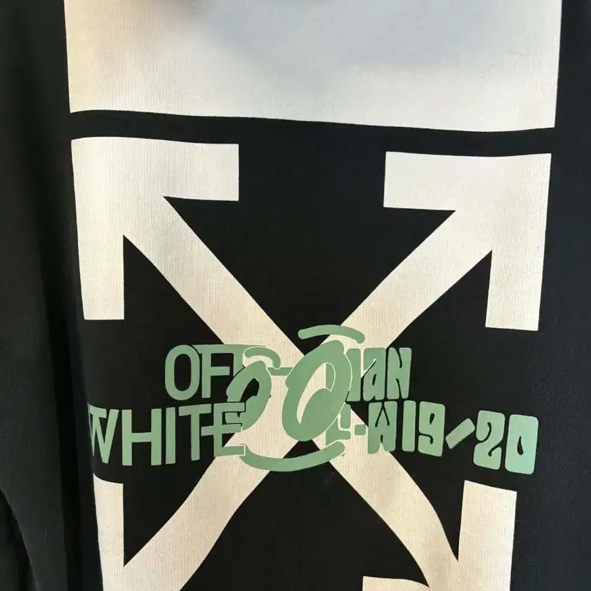 [SOLD OUT] 오프화이트 폭포 후드티