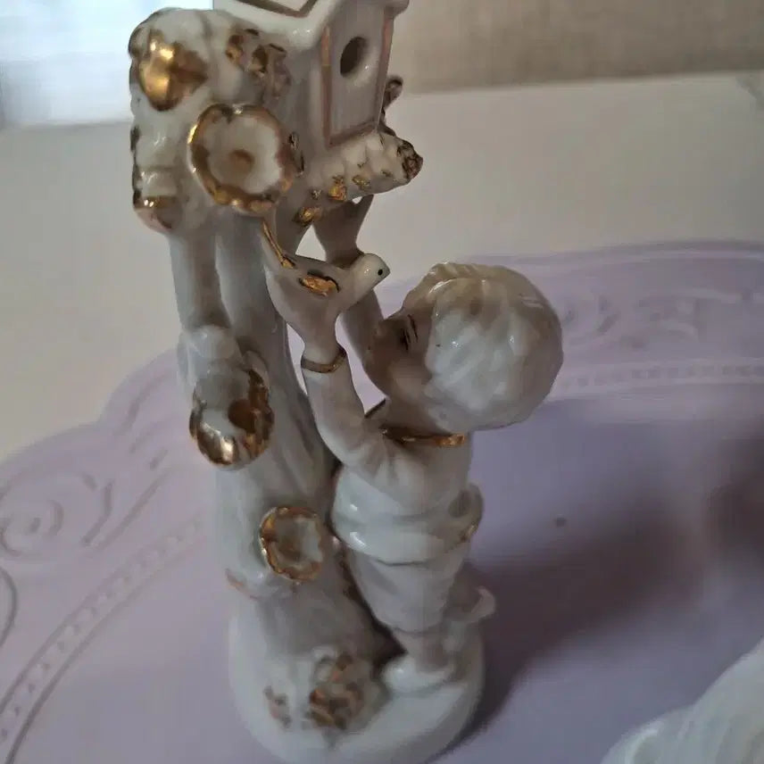 [BUNJANG] Boy and Girl Ceramic Figurine / 소년 소녀 새집 달기2