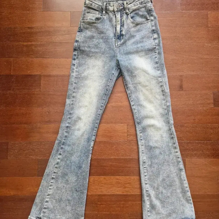 [SOLD OUT] 빈티지 워싱 부츠컷 데님 청바지