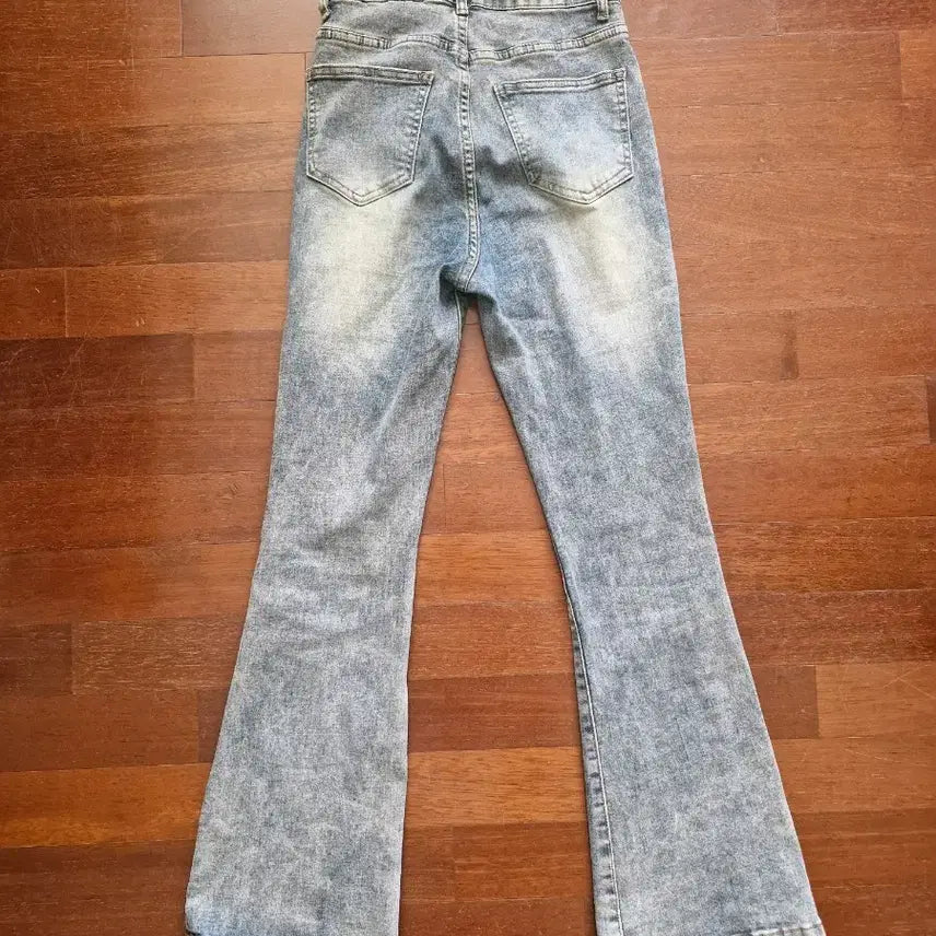 [SOLD OUT] 빈티지 워싱 부츠컷 데님 청바지
