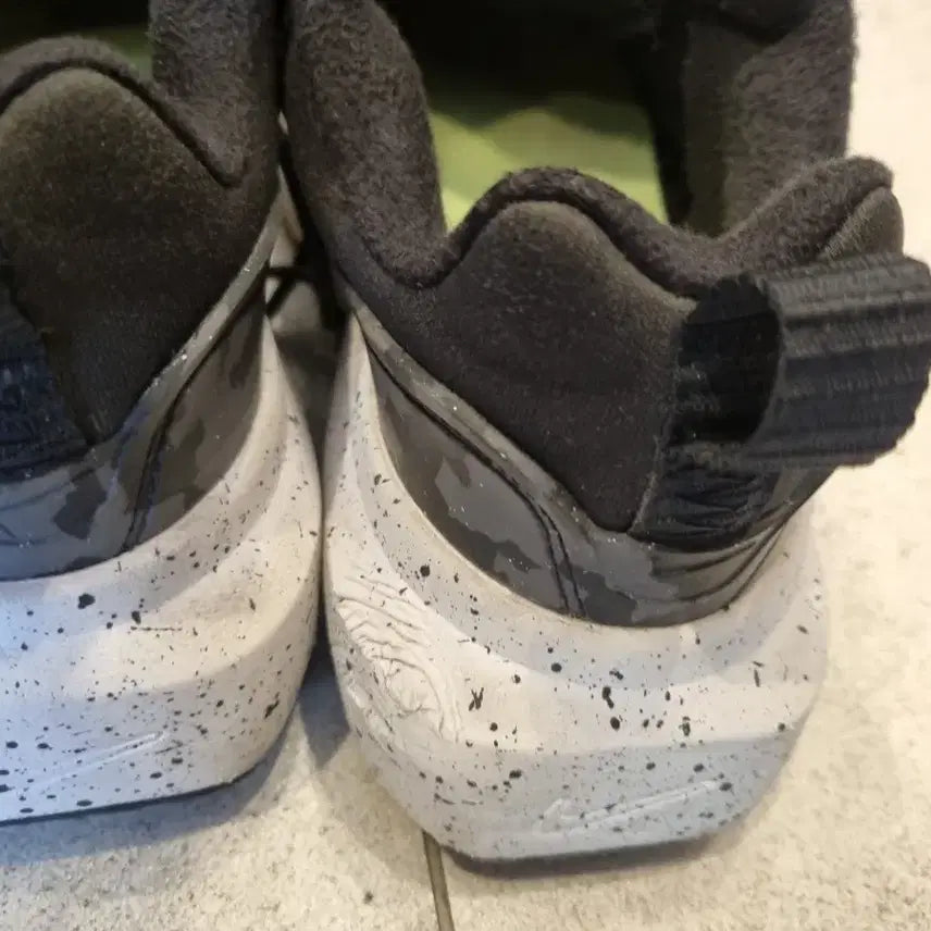 [BUNJANG] Nike 240 Sneakers / 나이키/240