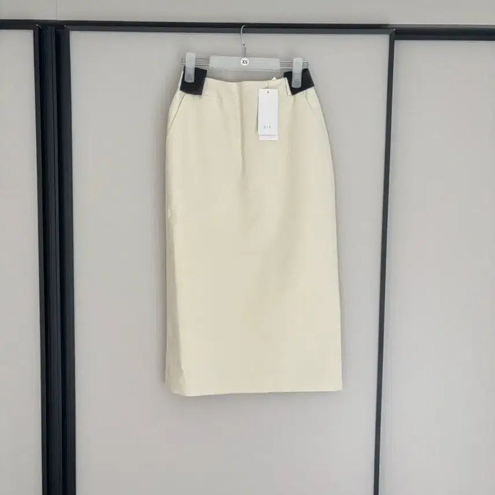 [SOLD OUT] 시에 드레코튼 크림 스커트