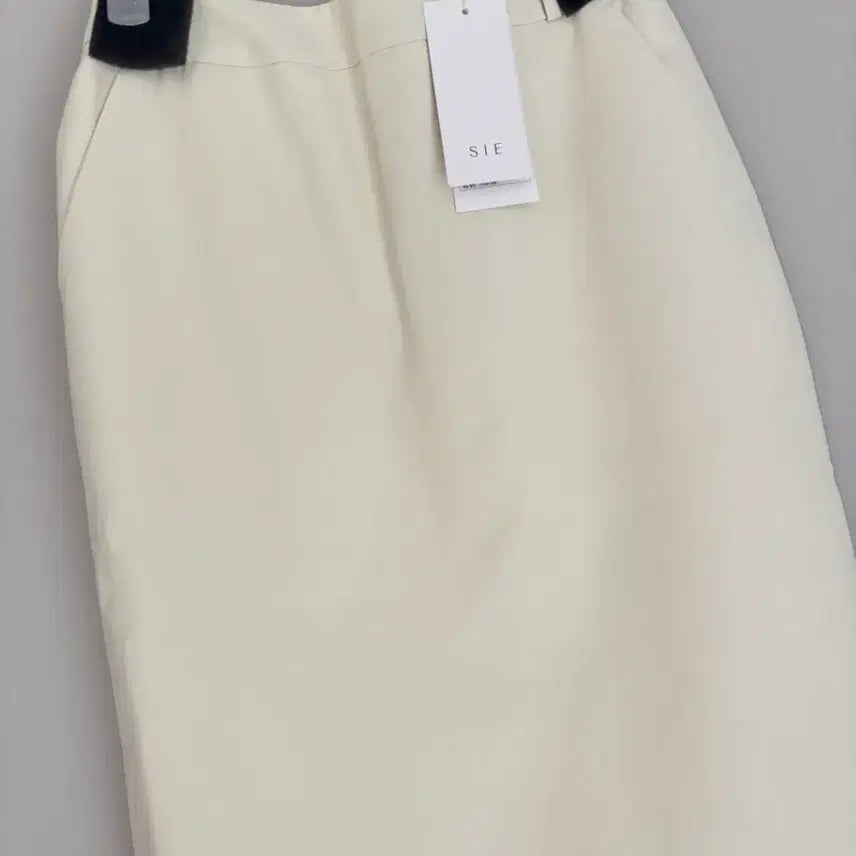 [SOLD OUT] 시에 드레코튼 크림 스커트