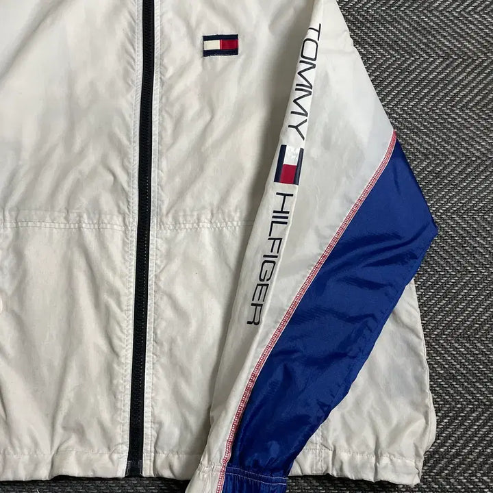 [BUNJANG] Tommy Hilfiger Spellout Big Logo Windbreaker Jacket / 00s 타미힐피거 스펠아웃 빅로고 바람막이o 5013