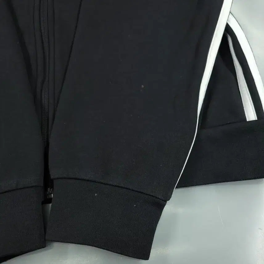 [BUNJANG] Adidas Black White Logo Cotton Blend Hooded Zip-up Jacket / 아디다스 블랙 화이트 로고 삼선 코튼블렌드 후드집업 M-L