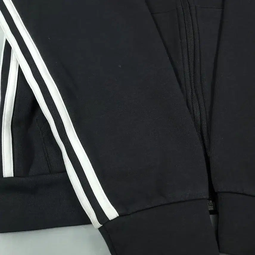 [BUNJANG] Adidas Black White Logo Cotton Blend Hooded Zip-up Jacket / 아디다스 블랙 화이트 로고 삼선 코튼블렌드 후드집업 M-L