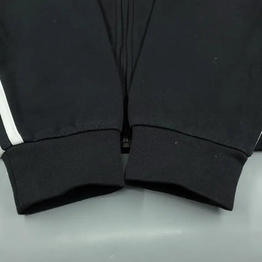 [BUNJANG] Adidas Black White Logo Cotton Blend Hooded Zip-up Jacket / 아디다스 블랙 화이트 로고 삼선 코튼블렌드 후드집업 M-L