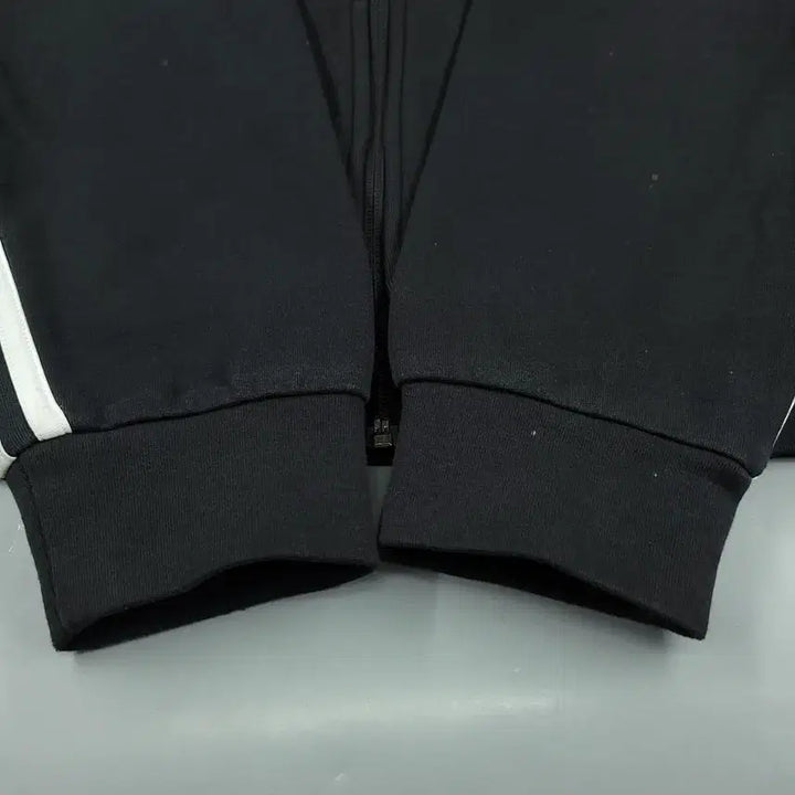 [BUNJANG] Adidas Black White Logo Cotton Blend Hooded Zip-up Jacket / 아디다스 블랙 화이트 로고 삼선 코튼블렌드 후드집업 M-L