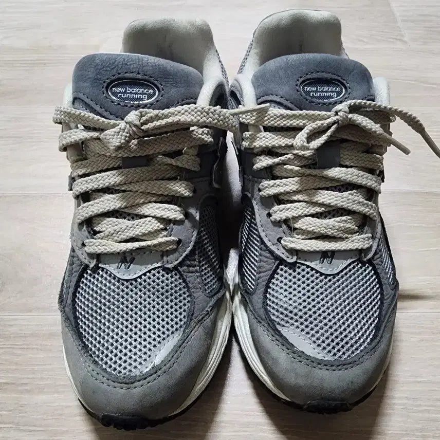 [BUNJANG] New Balance 2002R Gray Sneakers / 뉴발란스 2002R 그레이