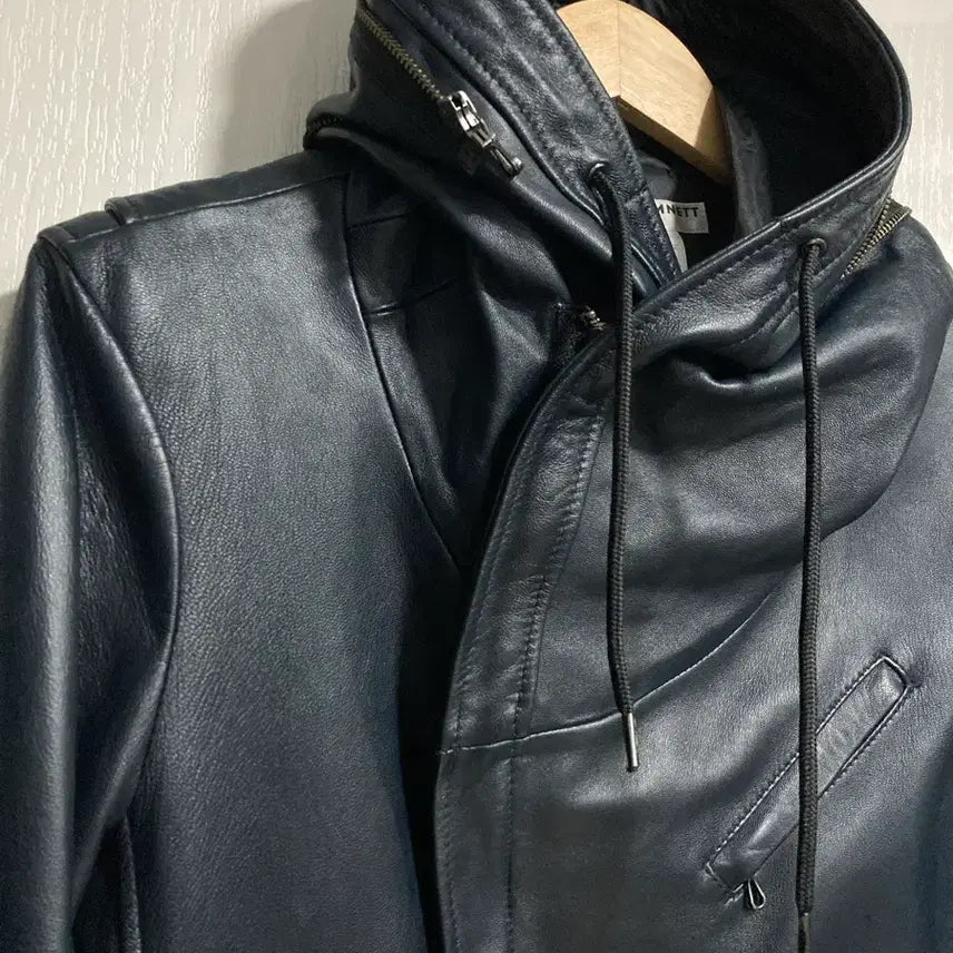 [SOLD OUT] 00s 캐서린햄넷 에일리언 후드 가죽 자켓