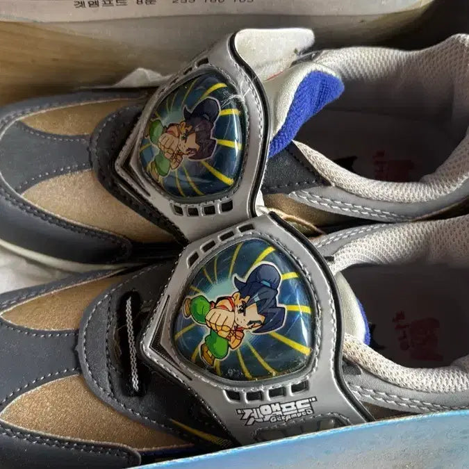 [BUNJANG] Artist Getamped Character Sneakers / 아티스 겟엠프드 캐릭터 운동화