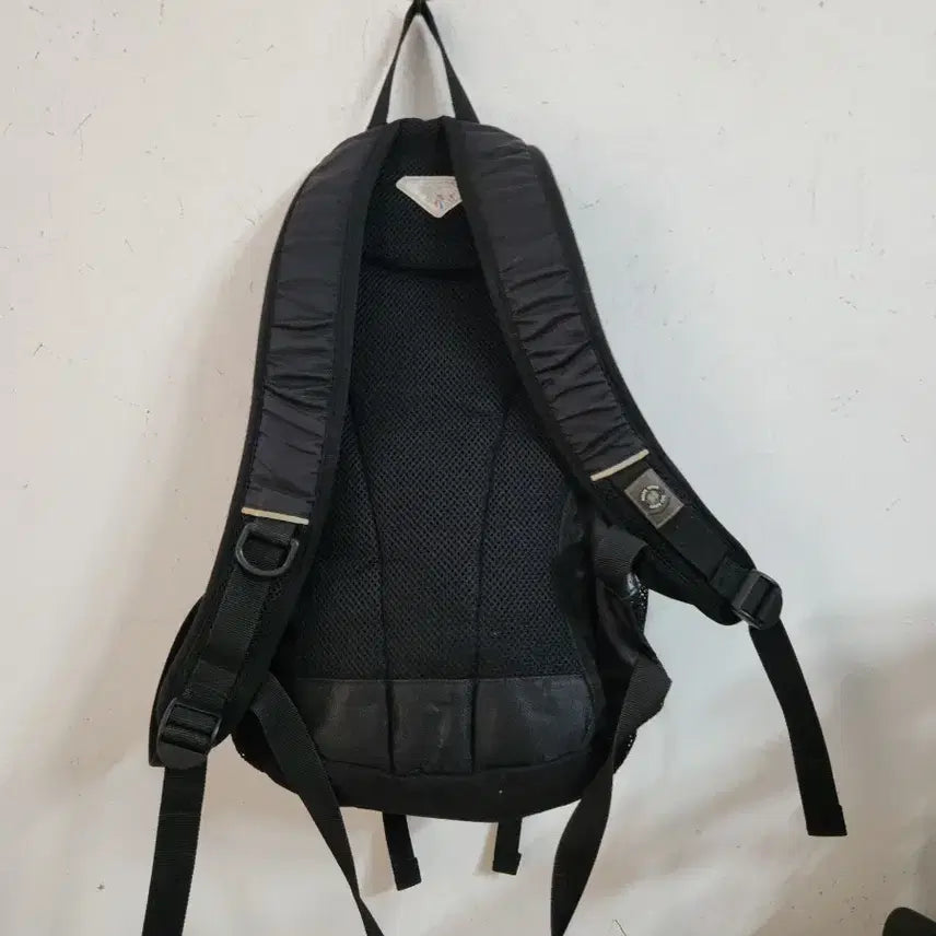 [BUNJANG] Kolon Sport Vintage Black Backpack / 빈티지코오롱코오롱스포츠 블랙 백팩
