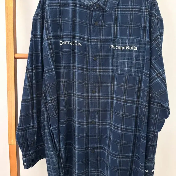 [BUNJANG] NBA Chicago Bulls Checkered Shirt (Size L) / NBA 시카고 불스 체크 셔츠 남방(사이즈L)