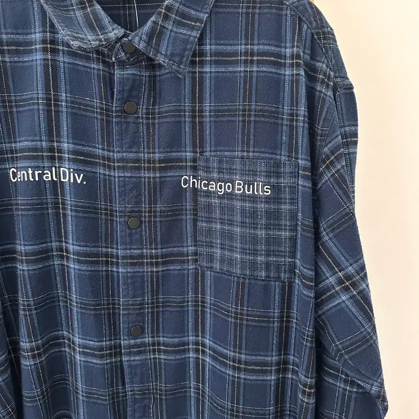 [BUNJANG] NBA Chicago Bulls Checkered Shirt (Size L) / NBA 시카고 불스 체크 셔츠 남방(사이즈L)