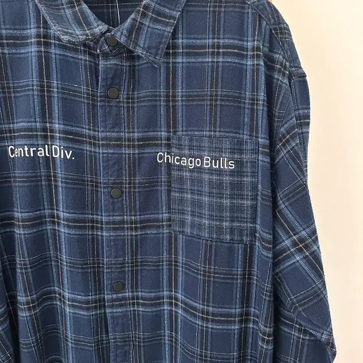 [BUNJANG] NBA Chicago Bulls Checkered Shirt (Size L) / NBA 시카고 불스 체크 셔츠 남방(사이즈L)