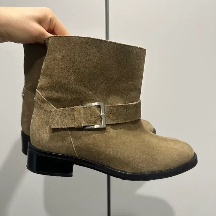 [SOLD OUT] 미닛뮤트 쇼티 버클 부츠 스웨이드 카키 230size
