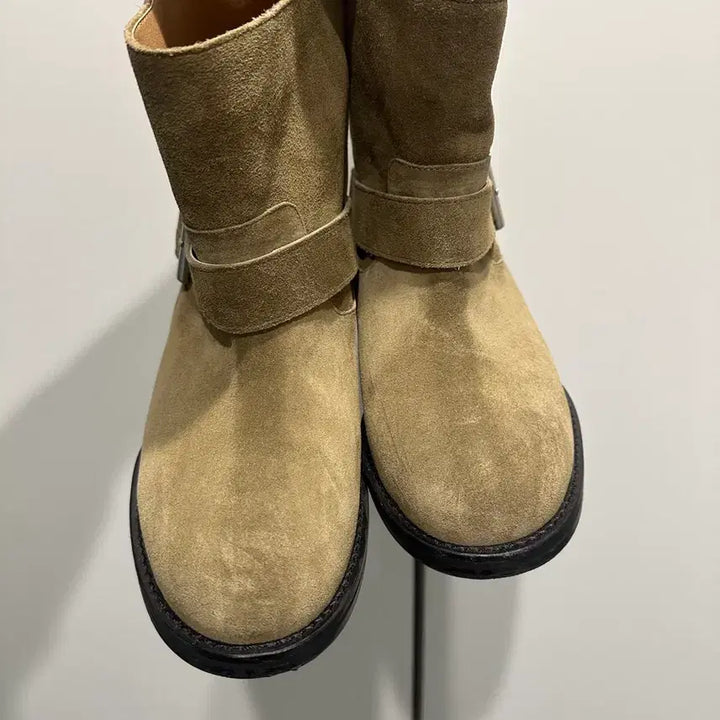 [SOLD OUT] 미닛뮤트 쇼티 버클 부츠 스웨이드 카키 230size