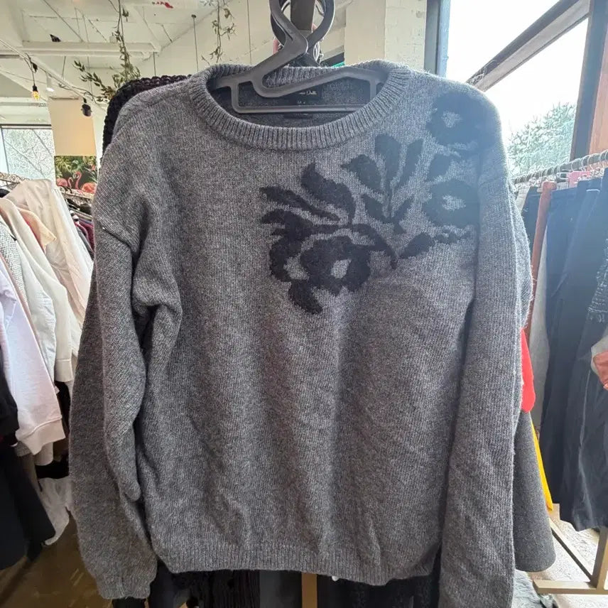 [BUNJANG] Massimo Dutti Grey Floral Knit Sweater / 마시모두띠 회색 꽃무늬 니트 스웨터