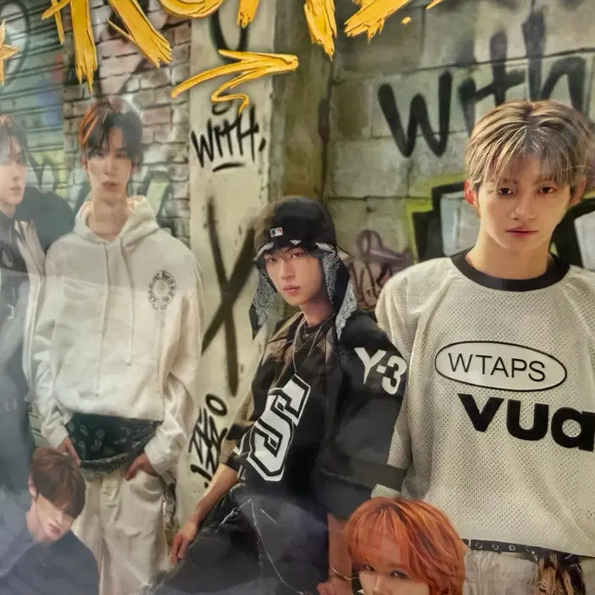 [SOLD OUT] (약간의 하자 가격 할인) TWS Rush Road 포스터 VR콘서트