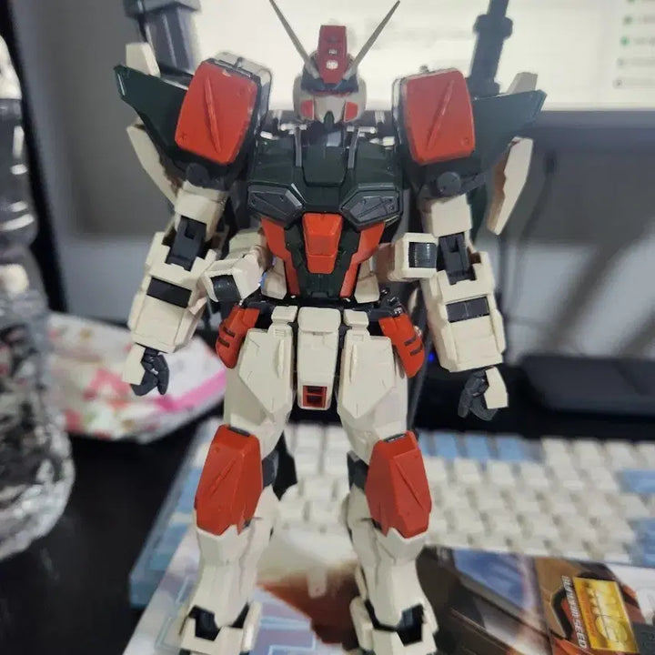 [BUNJANG] MG Buster Gundam (Pre-assembled) with LED Unit / (무료배송)MG  버스터 건담 가조립,led 유닛