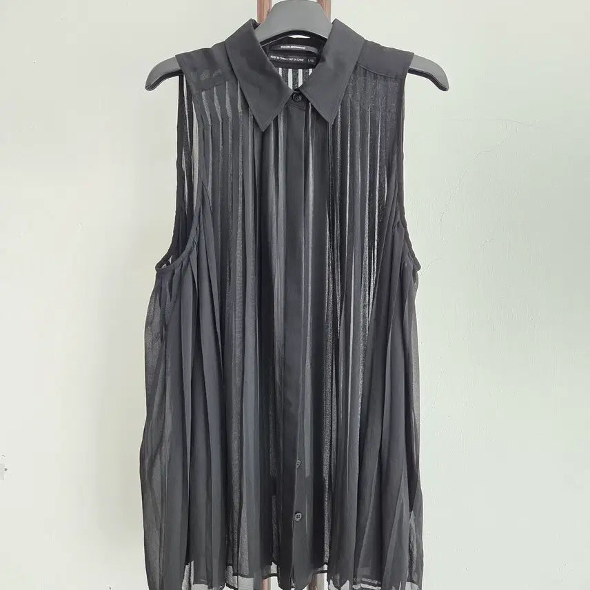 [SOLD OUT] 정품 클럽모나코 CLUB MONACO 실크100% 민소매 플리츠 블라우스