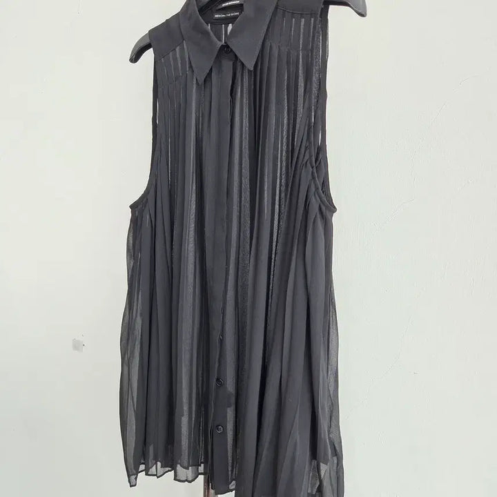 [SOLD OUT] 정품 클럽모나코 CLUB MONACO 실크100% 민소매 플리츠 블라우스