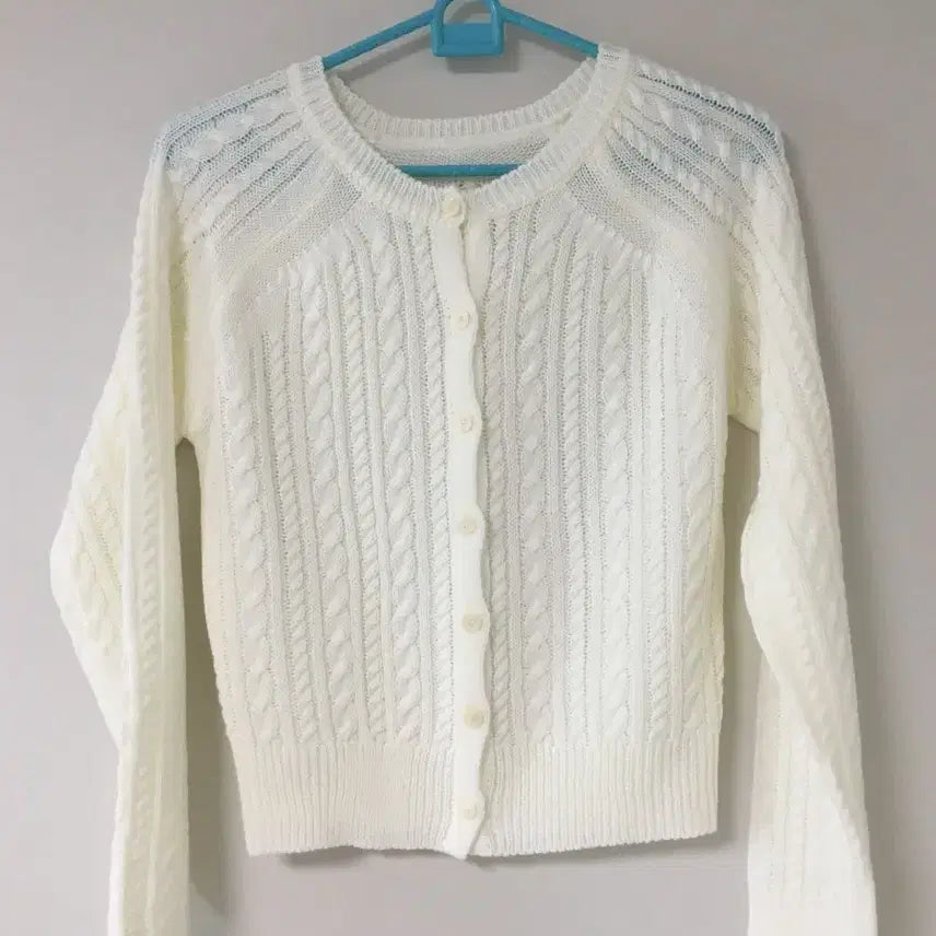 [BUNJANG] Ivory Cable Knit Cardigan / 아이보리 꽈배기 니트 가디건