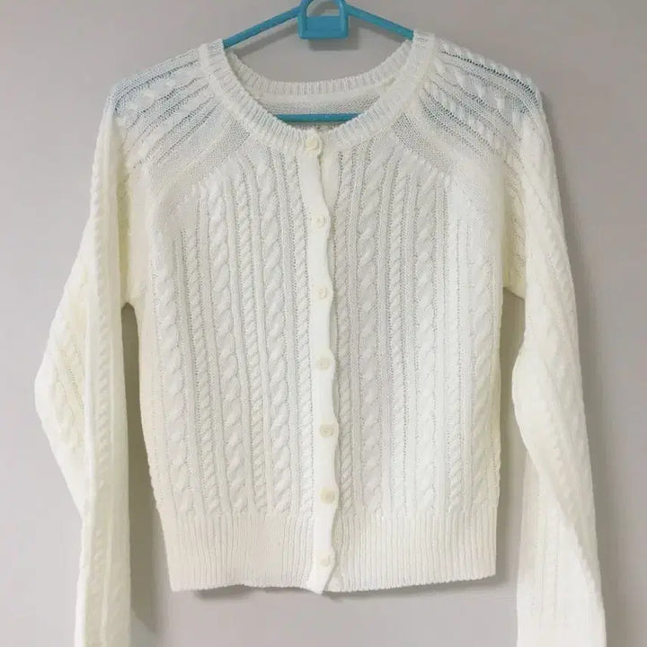 [BUNJANG] Ivory Cable Knit Cardigan / 아이보리 꽈배기 니트 가디건