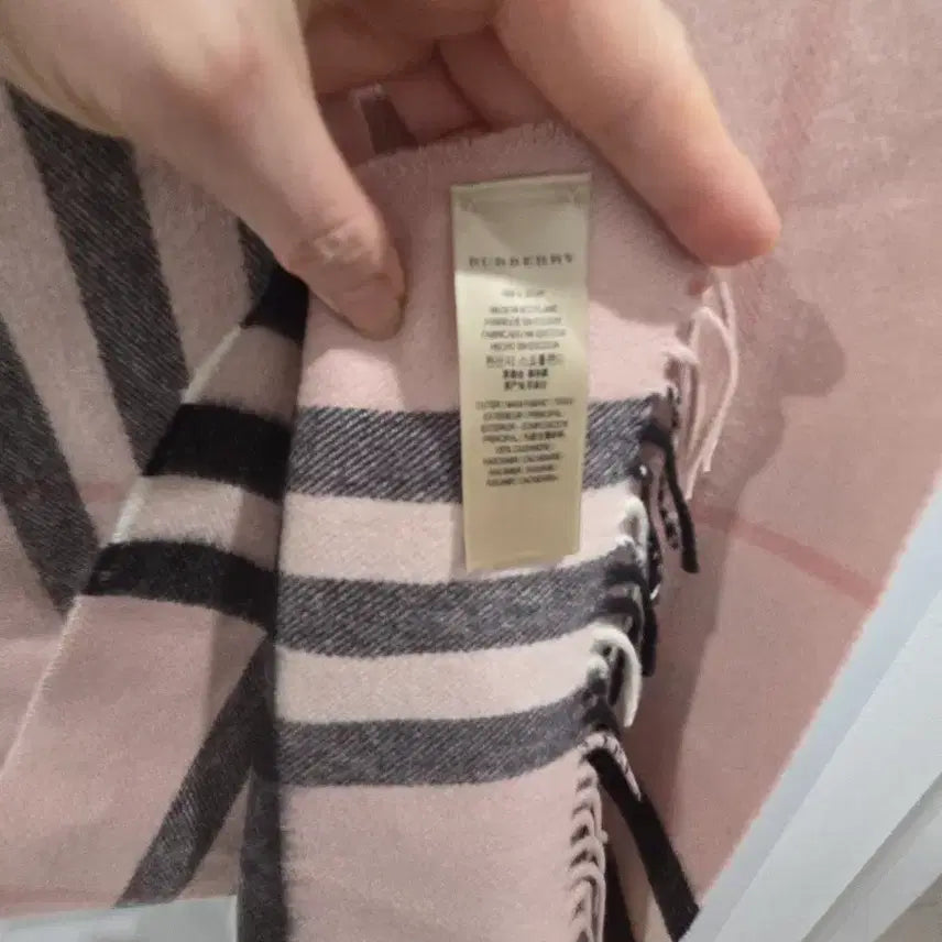 [BUNJANG] Burberry Pink Check Cashmere Scarf / 버버리 핑크 체크 캐시미어 머플러