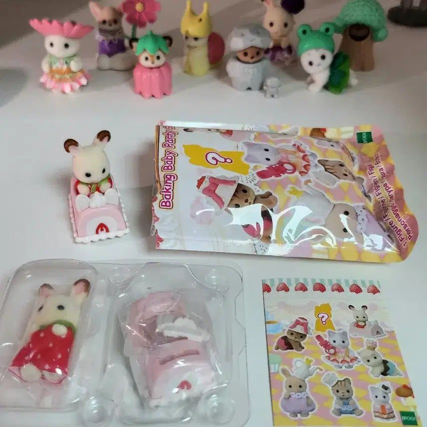 [BUNJANG] Sylvanian Families Baby Cake Party Series Baby Chocolate Rabbit Blind Bag / 실바니안패밀리 블라인드백 아기 초코 토끼 (미사용)
