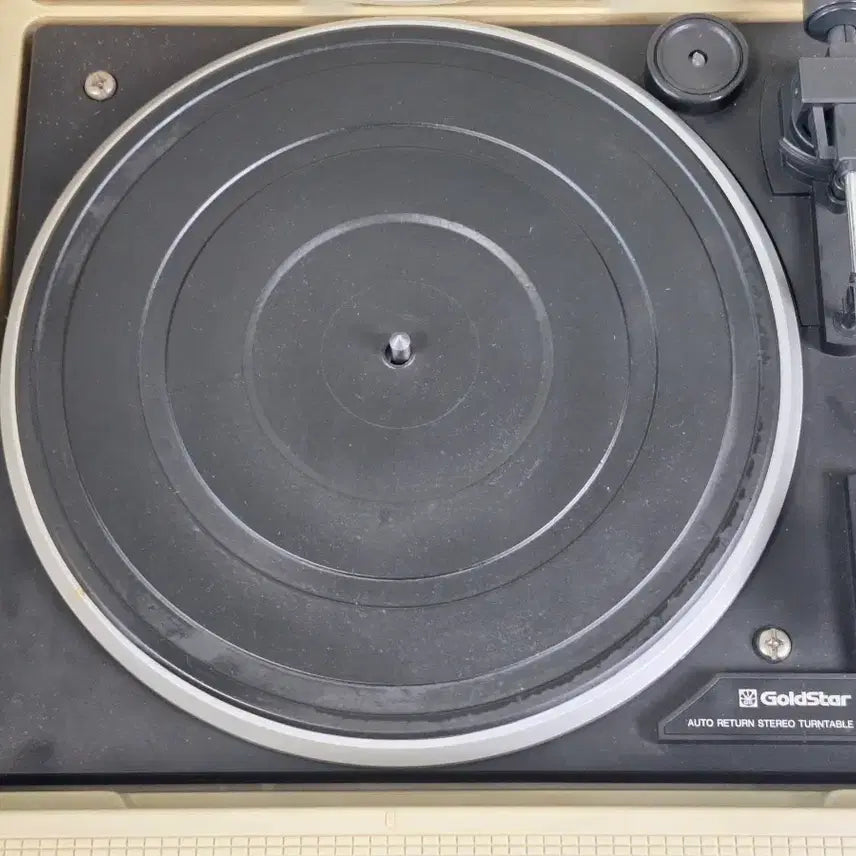 [BUNJANG] Goldstar GSM-7010 Vintage Turntable Cassette Radio / 근대사 수집 자료 옛날 금성 골드스타 턴테이블 카세트 라디오