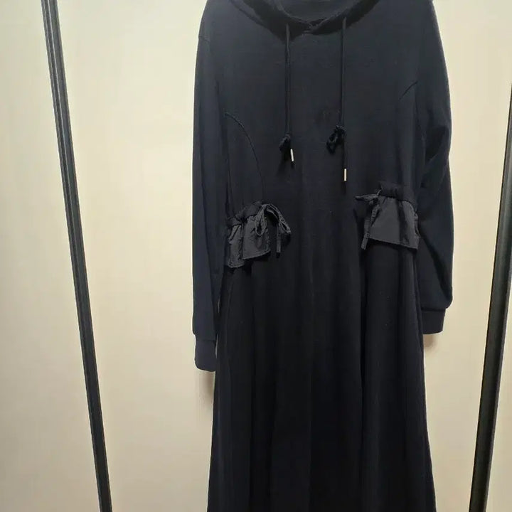 [BUNJANG] Satin Black Hooded Long Dress Free Size / 샤틴 블랙 후드 롱 원피스 free