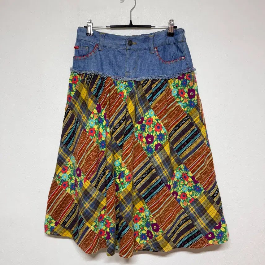 [BUNJANG] Titica Vintage Denim Patch Flare Skirt L / 티티카카 빈티지 데님 패치 플레어 스커트 L