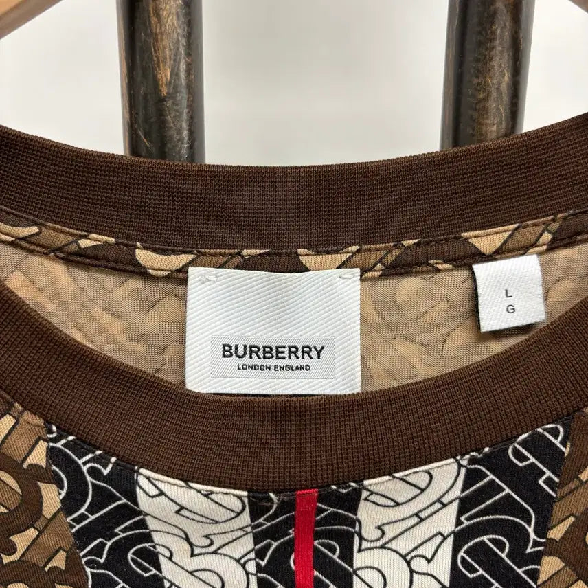 [SOLD OUT] [L]버버리 모노그램 스트라이프 반바지