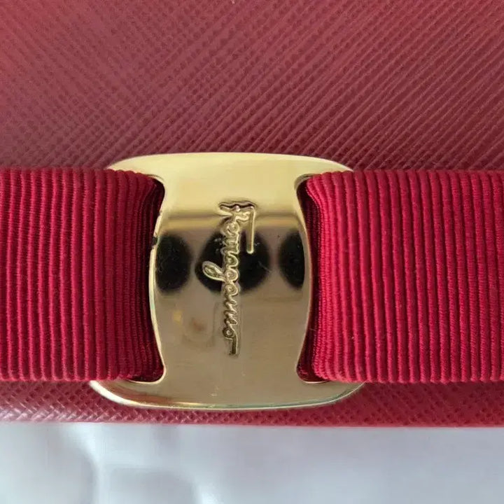 [BUNJANG] Ferragamo Vara Ribbon Chain Clutch / Red / 페라가모 바라 리본 체인 클러치 / 레드 / 정품