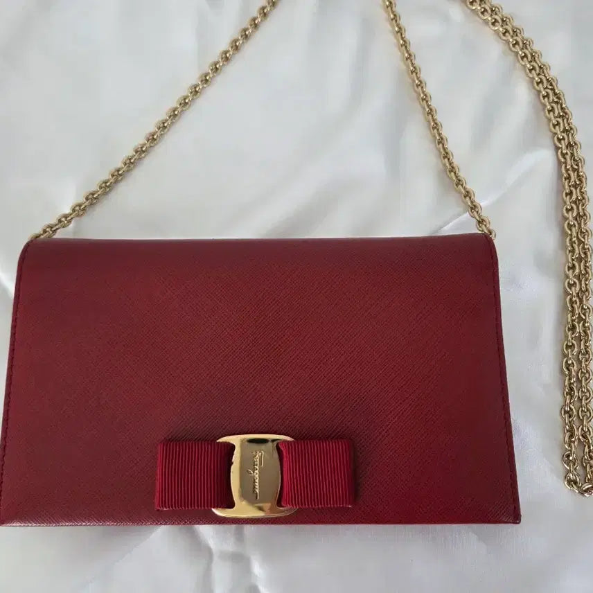 [BUNJANG] Ferragamo Vara Ribbon Chain Clutch / Red / 페라가모 바라 리본 체인 클러치 / 레드 / 정품