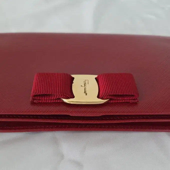 [BUNJANG] Ferragamo Vara Ribbon Chain Clutch / Red / 페라가모 바라 리본 체인 클러치 / 레드 / 정품