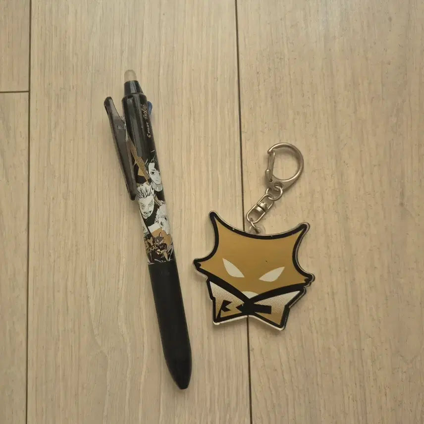 [BUNJANG] Haikyu Black Jackals 3-Color Ballpoint Pen &amp; Black Jackals Logo Keyring Bundle Set / 하이큐 블랙자칼 파일롯 3색 볼펜 + 블랙자칼 키링