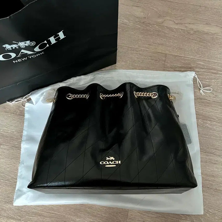 [BUNJANG] Coach Evelyn Shoulder Bag Black Quilted / 코치 에블린 숄더백 블랙 퀼팅
