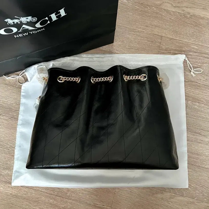 [BUNJANG] Coach Evelyn Shoulder Bag Black Quilted / 코치 에블린 숄더백 블랙 퀼팅
