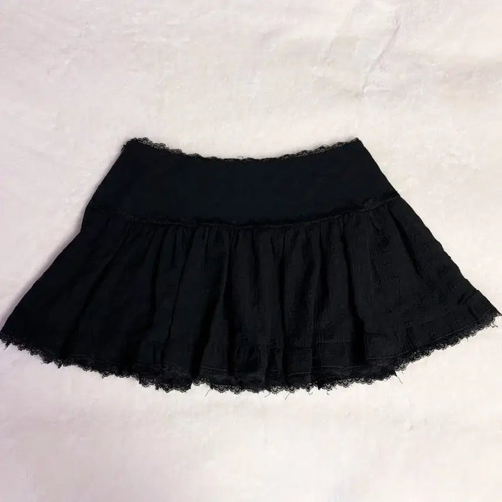 [BUNJANG] Black Lace Detail Inner Shorts Built-in Short Skirt / 일본 갸루 블랙 레이스 포인트 속바지내장 숏스커트