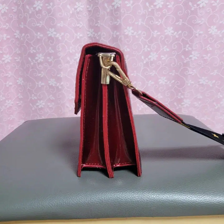 [BUNJANG] Red Glitter Point Crossbody Bag / Shoulder Bag / 레드 글리터 포인트 크로스백/숄더백