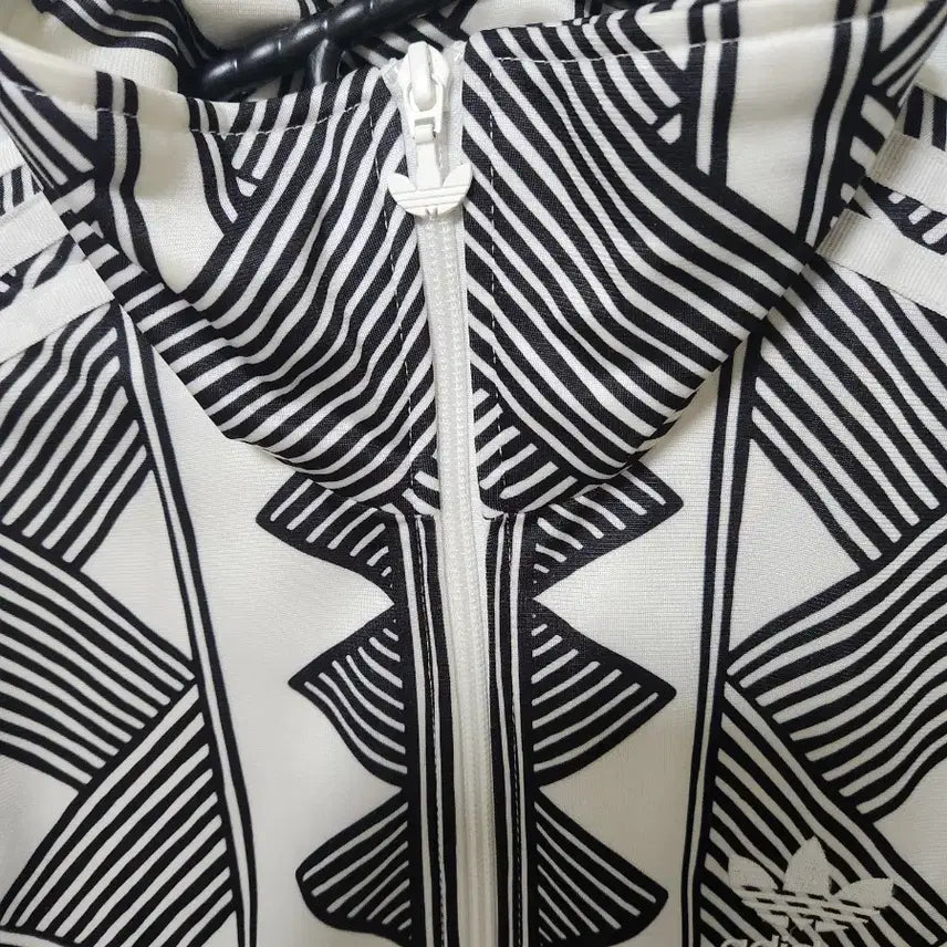 [BUNJANG] Adidas Pattern Track Top White/Black / 아디다스 패턴 트랙탑 화이트 블랙