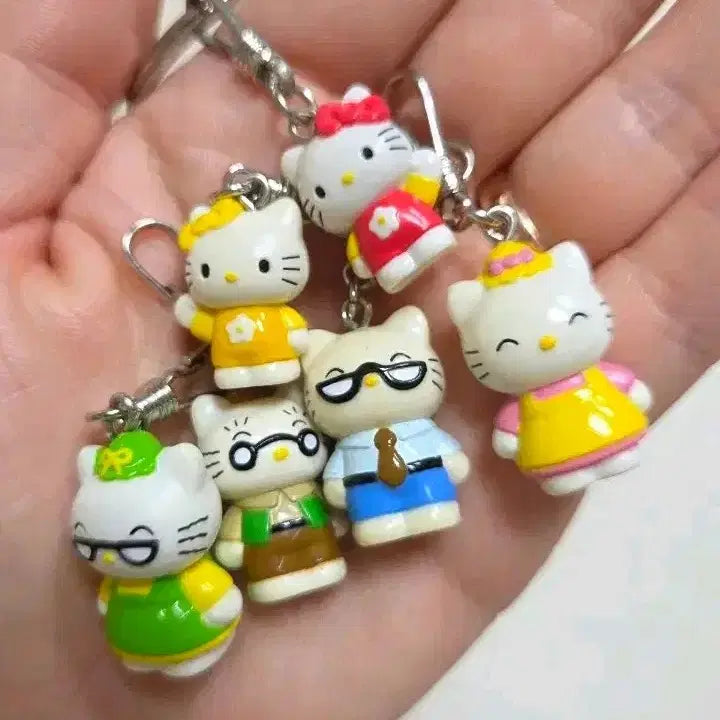 [BUNJANG] Sanrio Classic Kitty Family Strap Keychain Set Figure / 고전키티 가족키티 스트랩 키링 세트 가족키티피규어