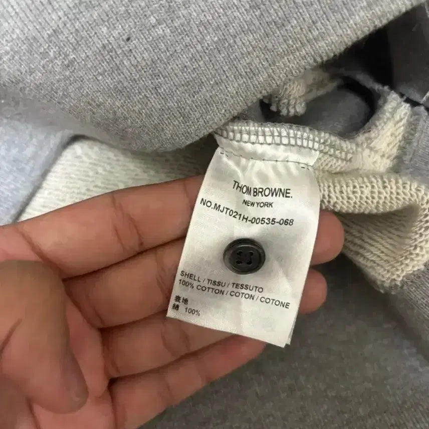 [BUNJANG] Thom Browne Gray Diagonal Stripe Sweatshirt / [2/새상품급/신형] 톰브라운 그레이 사선완장 맨투맨 새상품급 신형