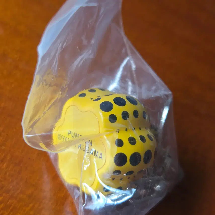 [BUNJANG] Yayoi Kusama Pumpkin Keyring / 쿠사마 야요이 호박 열쇠고리