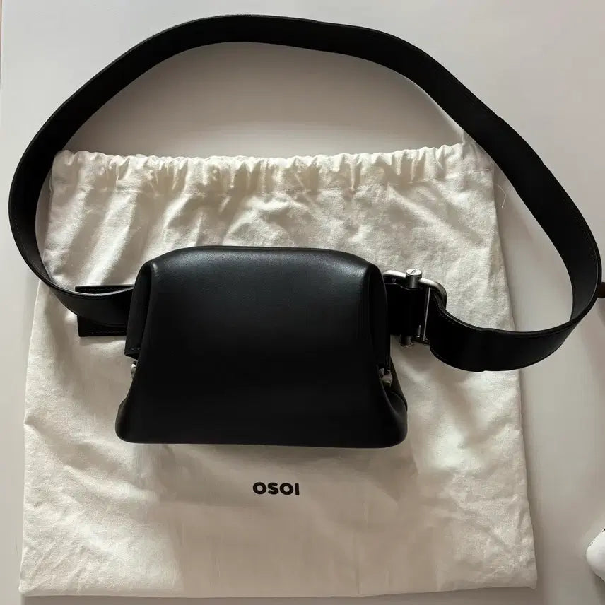 [BUNJANG] Osoi Pecan Brotbag Black / 오소이 피칸 브로트백 블랙